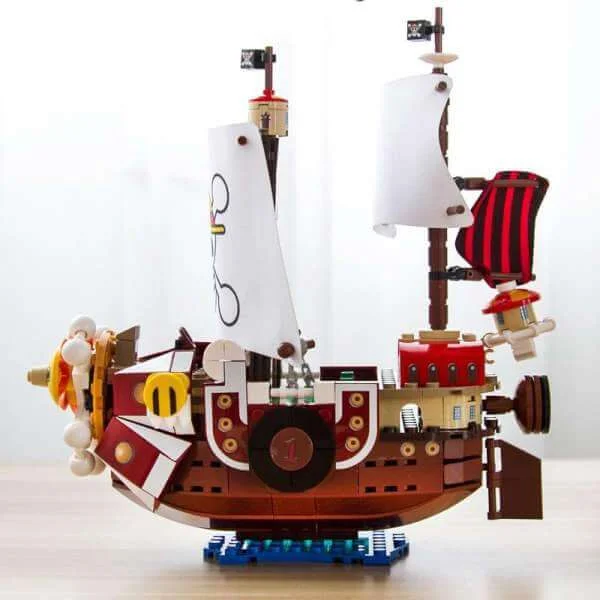 Maquete do Barco Pirata One Piece - Lateral